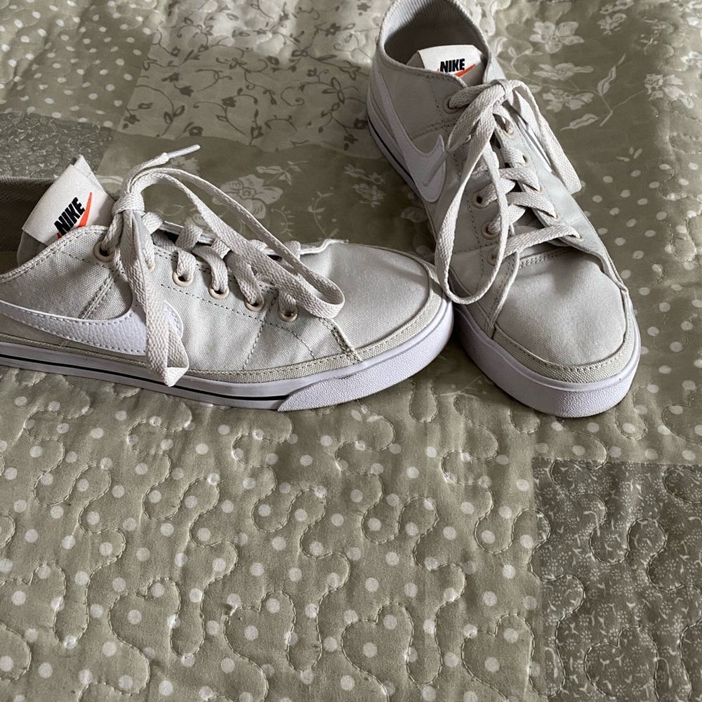 Nike Court Legacy sneakers
